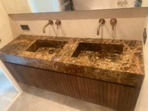 Marron Emperador wastafelblad marmer