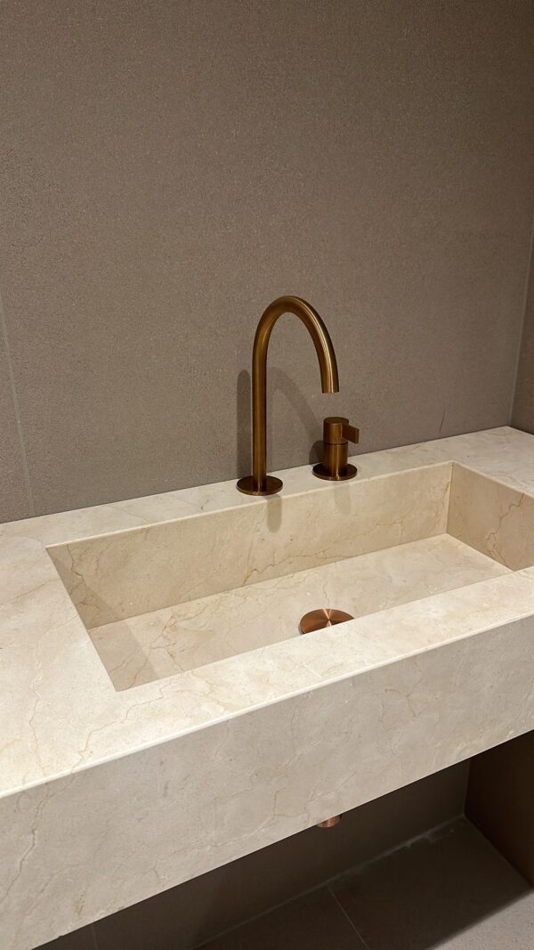 Crema Marfil Marmeren wastafelblad