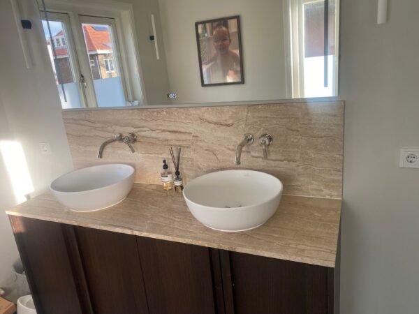 Daino Reale Travertin marmer wastafelblad